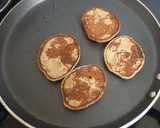 மினி பான் கேக் ரெசிபி ஸ்டேப் 2 புகைப்படம்