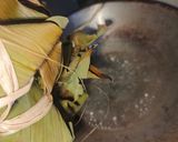 Foto langkah ke 4 dari resep Bacang Ketan Isi Ayam Jamur.