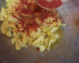 A picture of step 10 of Cauliflower dry veg 😋.