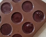 Foto del paso 3 de la receta: Bombones de chocolate casero con corazón de pistacho 💚 de la película Chocolat 📽