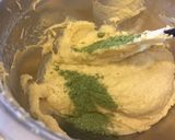 A picture of step 4 of Matcha pound cake 🍵.