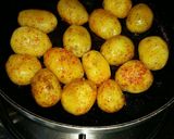 A picture of step 1 of Dum aloo.