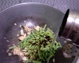 Foto langkah ke 4 dari resep Oseng buncis ayam.