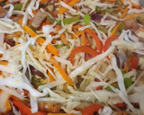Foto del paso 2 de la receta: Fideos con panceta frita en salsa de cacahuete