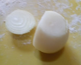 A picture of step 3 of Roasted Onions on Flatbread.
