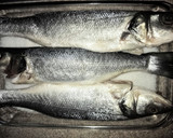 Foto del paso 2 de la receta: Lubina a la sal
