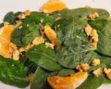 Foto del paso 1 de la receta: Ensalada de espinacas con mandarina y queso con mermelada de naranja amarga