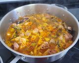 Foto del paso 4 de la receta: Arroz con pollo, mini-albóndigas y alcachofas
