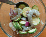 Foto del paso 2 de la receta: Camarones en papillote en freidora de aire