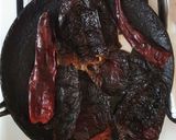 Foto del paso 1 de la receta: Salsa de 2 chiles