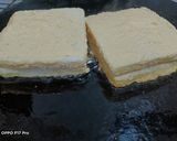 A picture of step 4 of Potato eggs sandwich.