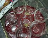 Hình bước làm 1 của món Raspberry Mousse Cups (Bánh Mousse Quả Mâm Xôi)