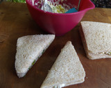 Foto del paso 2 de la receta: Sándwiches de atún, huevo duro y salsa rosa de lima