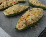 Foto del paso 5 de la receta Calabacines rellenos de couscous con salsa tzatziki casera