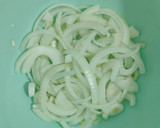 A picture of step 3 of Round cabbage with ham and onion.