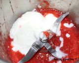 Foto del paso 2 de la receta: Polos de fresa y yogur