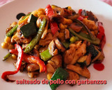 Foto del paso 9 de la receta: Salteado de pollo con garbanzos y hortalizas al curry