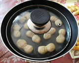 Foto langkah ke 3 dari resep Kue kacang teflon.
