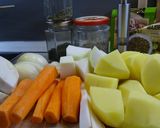Húsleves csontos sertéshúsból! recept fázis 2 fotója