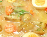 Foto del paso 7 de la receta: Guiso de alcachofas al jerez, con langostinos y tacos de jamón