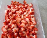 Foto del paso 1 de la receta: Fresas con crema y nuez 🤤