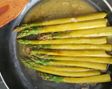 Foto del paso 5 de la receta: Secreto ibérico con espárragos trigueros en salsa de limón