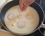 Foto del paso 4 de la receta: Merluza en salsa de coco