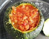 Foto del paso 5 de la receta: Calabacín luna relleno de tomate y soja texturizada