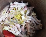Foto del paso 1 de la receta: Sopa de Patas de pollo