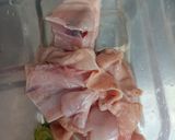 Foto langkah ke 1 dari resep Sop Ayam Sederhana.