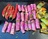 Une image de l'étape 14 de Aubergines chinoises, poivron vert et piments rouges marinés grillés à la plancha.