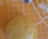 Foto langkah ke 9 dari resep Roti Melon Dorami.