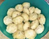 A picture of step 11 of Daal mash (white lentil) ke dahi bare (iftar recipe).
