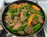A picture of step 4 of Vegetarian Stir-Fried Pho Noodles.