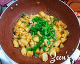 A picture of step 3 of Honey Chilli Potatoes.