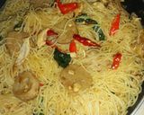 Foto langkah ke 6 dari resep Bihun Goreng Spesial.