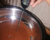 Foto del paso 5 de la receta: Bombones de chocolate con relleno de fresa 🍓 🍫