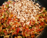 Foto del paso 2 de la receta: Arroz integral con taquitos de jamón serrano y champiñones