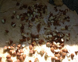 Foto del paso 4 de la receta: Pan dulce con chocolate y almendras