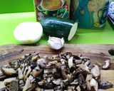 Foto del paso 1 de la receta: Arroz con Setas, Calabacín y Espárragos Trigueros 🙃