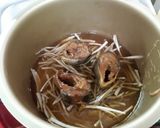 รูปขั้นตอนการทำที่ 4 ของ ข้าวหุงปลาซาบะกระป๋อง (サバ缶炊き込みご飯)