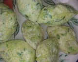 A picture of step 4 of Cabbage moi moi.