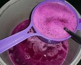 Foto langkah ke 2 dari resep Bubur Sumsum Naga Merah.