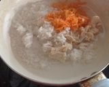 Foto langkah ke 1 dari resep Bubur Nasi, Ayam dan Wortel untuk MPASI 6+.