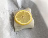 A picture of step 3 of Steamed mediterranean fish parcels.