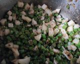 A picture of step 3 of French beans stir fry.