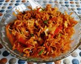 A picture of step 7 of Chinese Bhel.