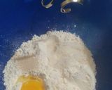Foto langkah ke 1 dari resep Donat Bomboloni Stroberi.