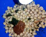A picture of step 4 of Chickpea special chaat.