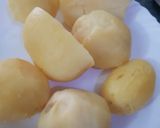 A picture of step 1 of Aalo ke samose.